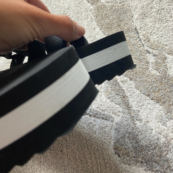 The Wishbone Collection Sandals // Size 7.5 - Picture 10 of 14